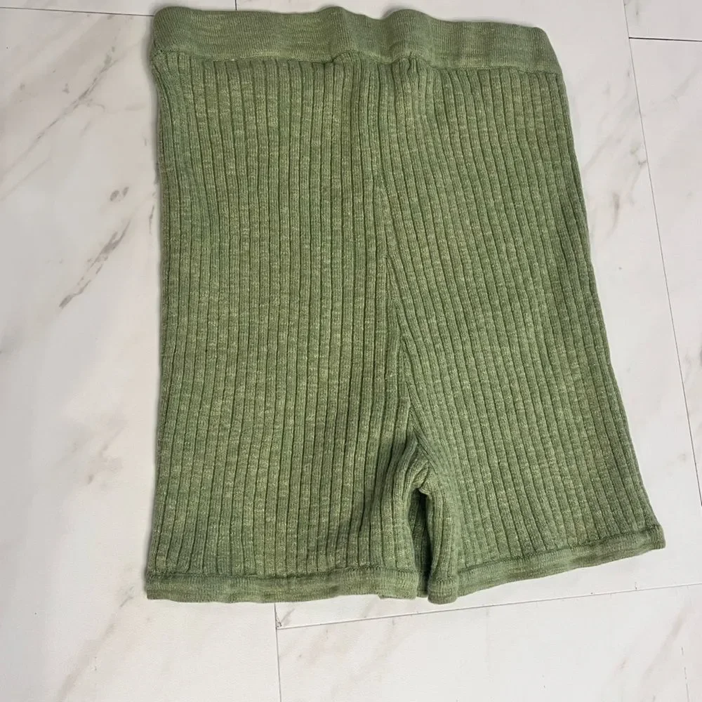 Free People Beach Green Knit pull on short size small